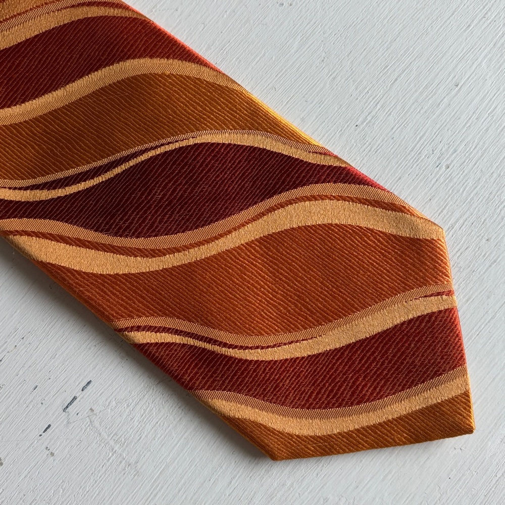 Ted Baker London 100% Silk Tie Rust Gold Textured Wave Pattern